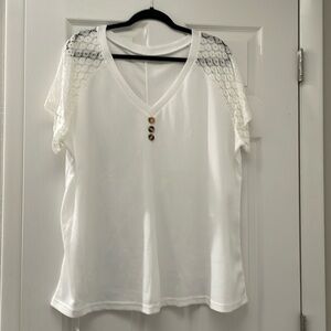 Lace sleeves Tee with button detail